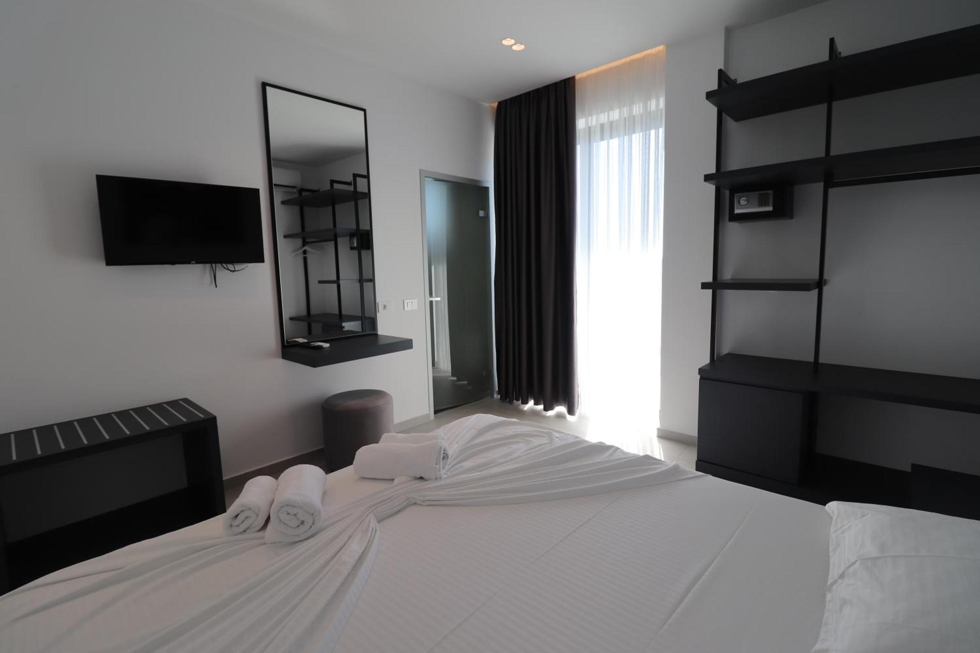 Adele Hotel คซามิล ภายนอก รูปภาพ